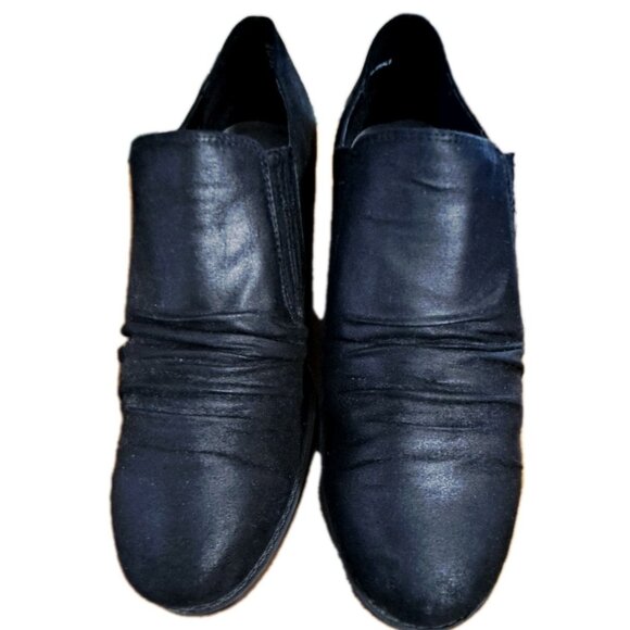 Baretraps Women's 8.5M  Black Faux Suede Slip-On Ankle Boots - Picture 2 of 9